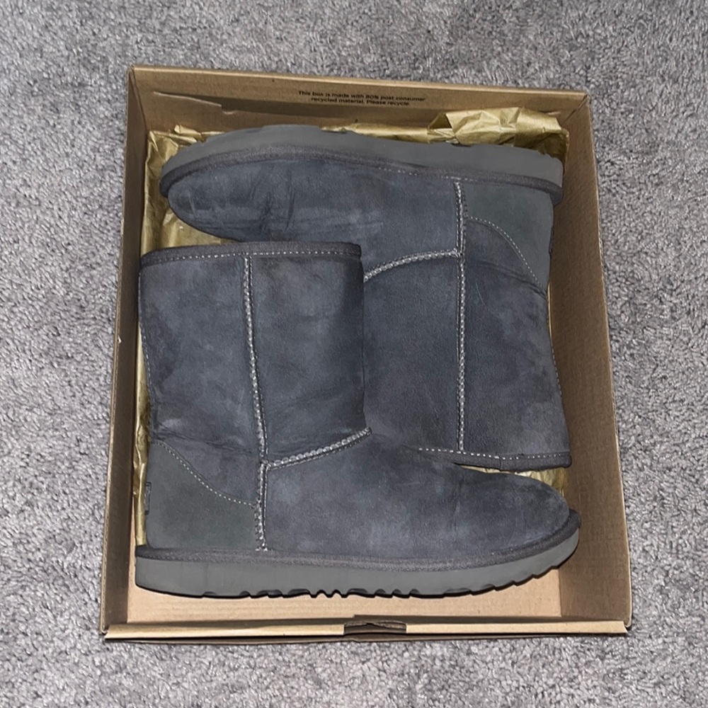 Big Kids Classic Short Uggs